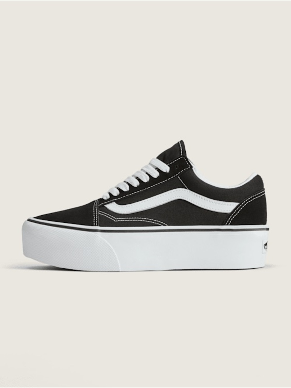 New Without Tags Vans Women's Platform Old Skool Sneakers in Black/White